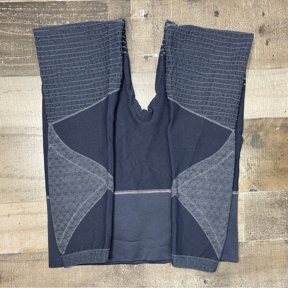 SPANX Look At Me Now Seamless Moto Leggings Indigo Sky size Large - Picture 7 of 12